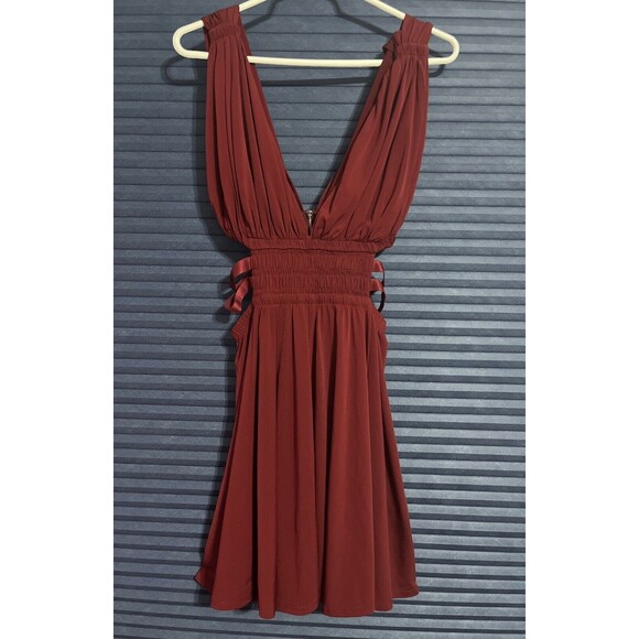 Express Womens Dress Medium Burgundy Mini Plunging Neck Party Cocktail - Picture 1 of 3